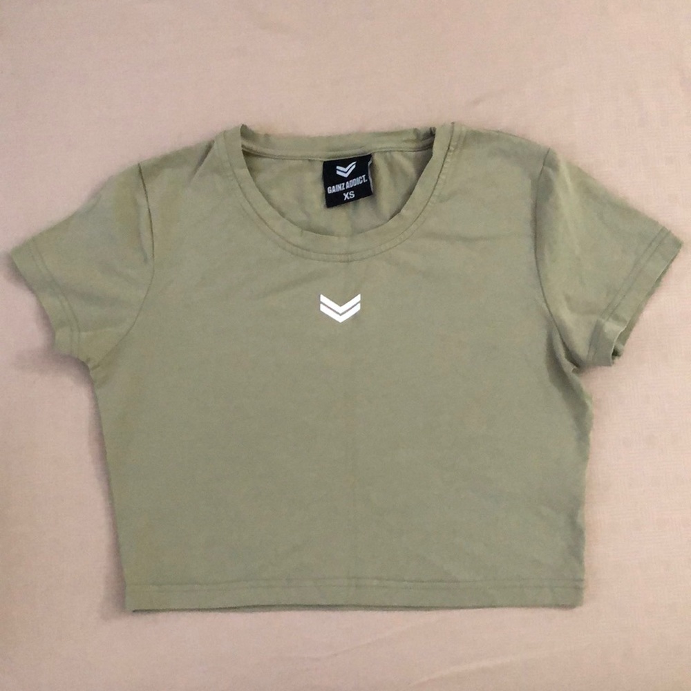 Gains Addict Inspire crop tee